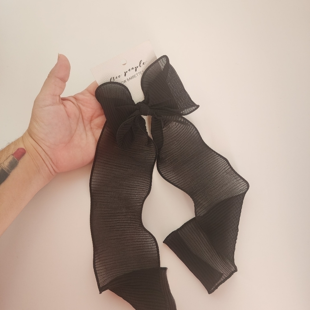 NWT Free People Black Rizzo Crinkled Bow - Picture 12 of 12